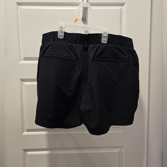 Womens golf under armour shorts - Picture 2 of 3